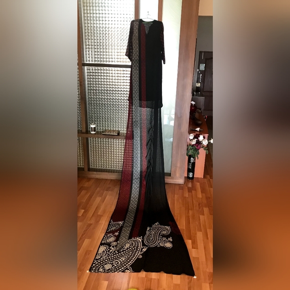 Black and Red Kurta dress/ kurta with long dupatta. Small to medium. - Picture 5 of 15